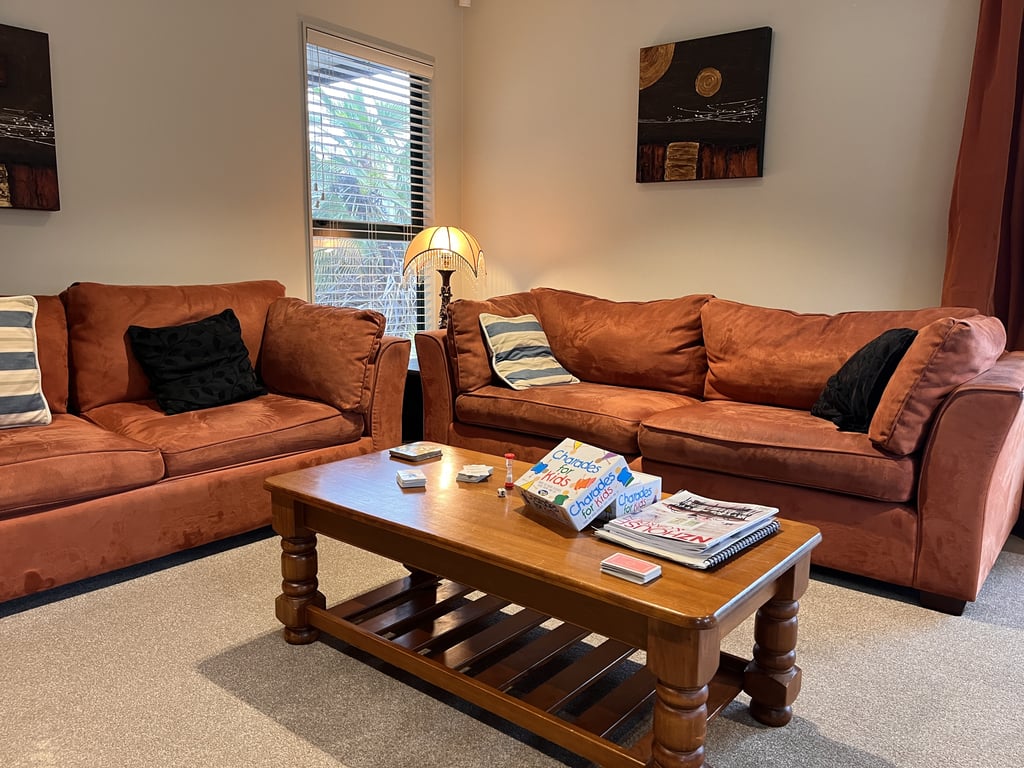 Sunny Family Retreat 