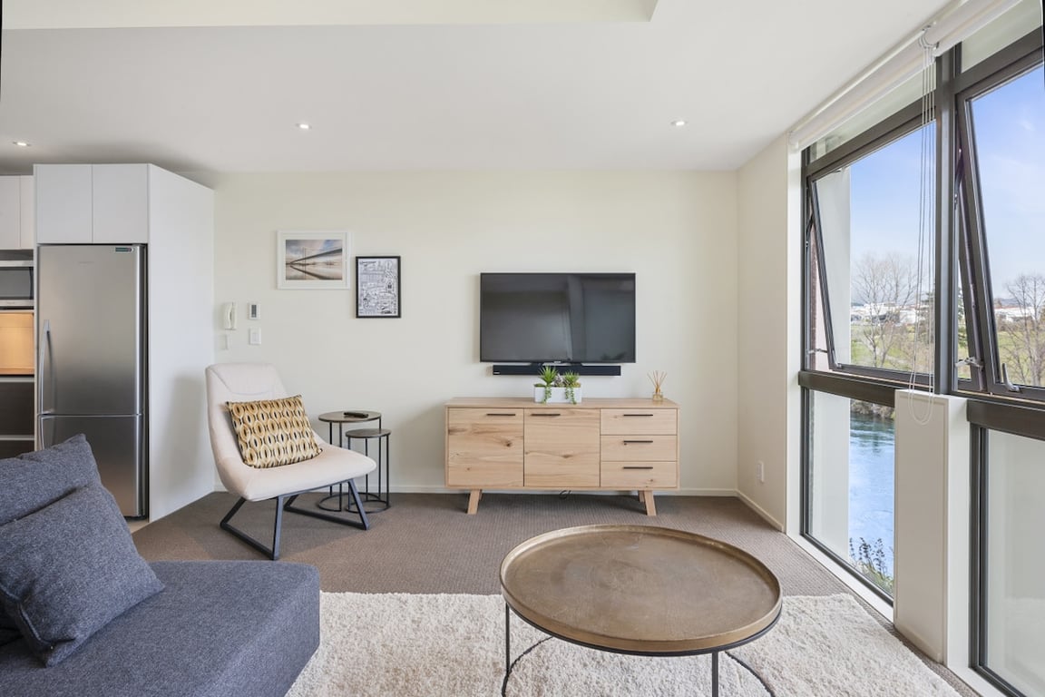 Riverside Views - Taupo Holiday Home