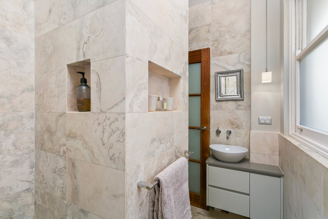 WAV64 - Charming Waverton Escape | Top-Floor 2-Bed With City & Harbour Views