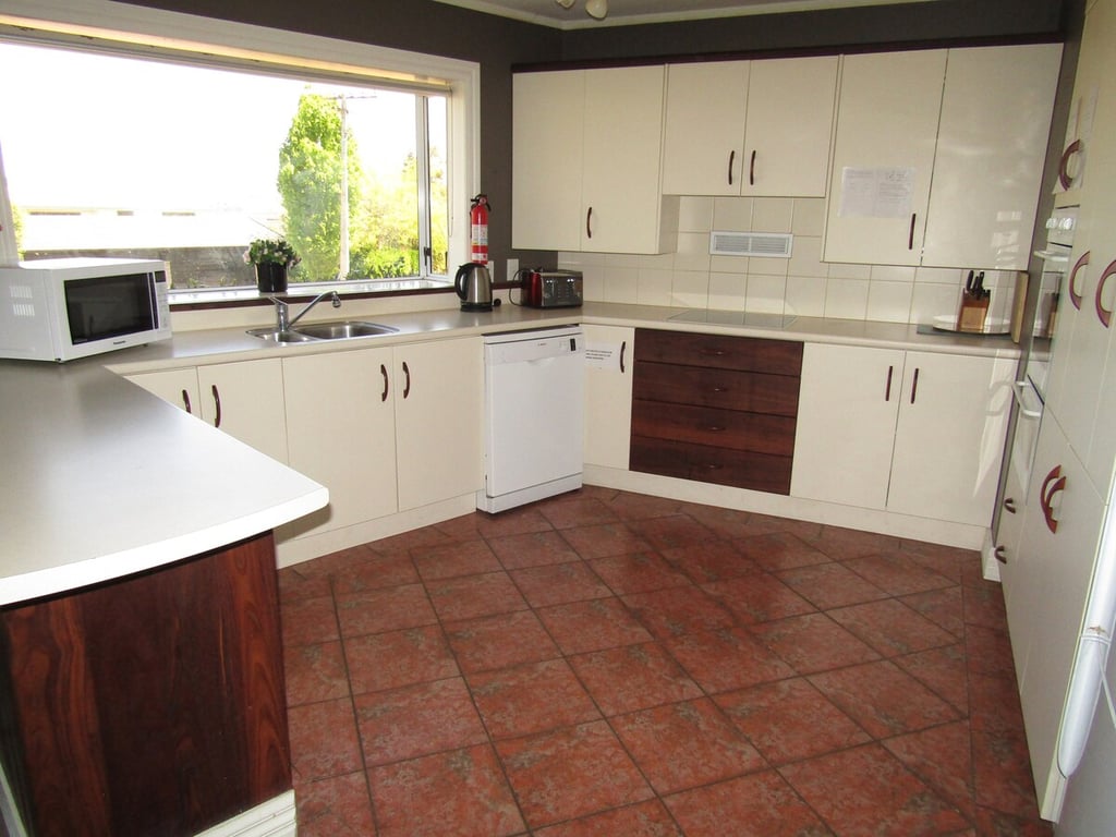 Shepherd House - Large Home With Hot Pool And Wi-Fi