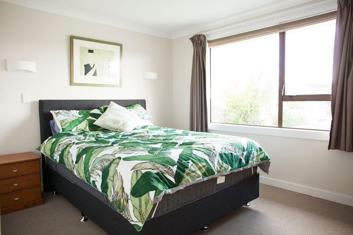 Spacious Family Home With Wi-Fi & Walk To The Lake