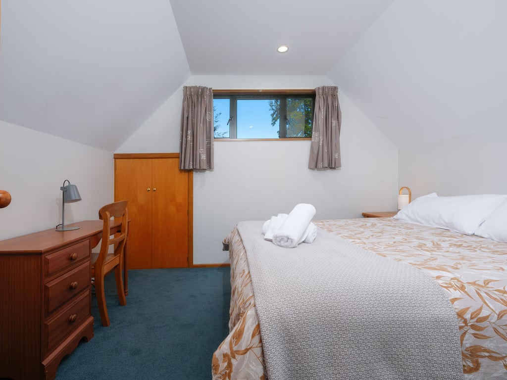 25 Caverhill Close 