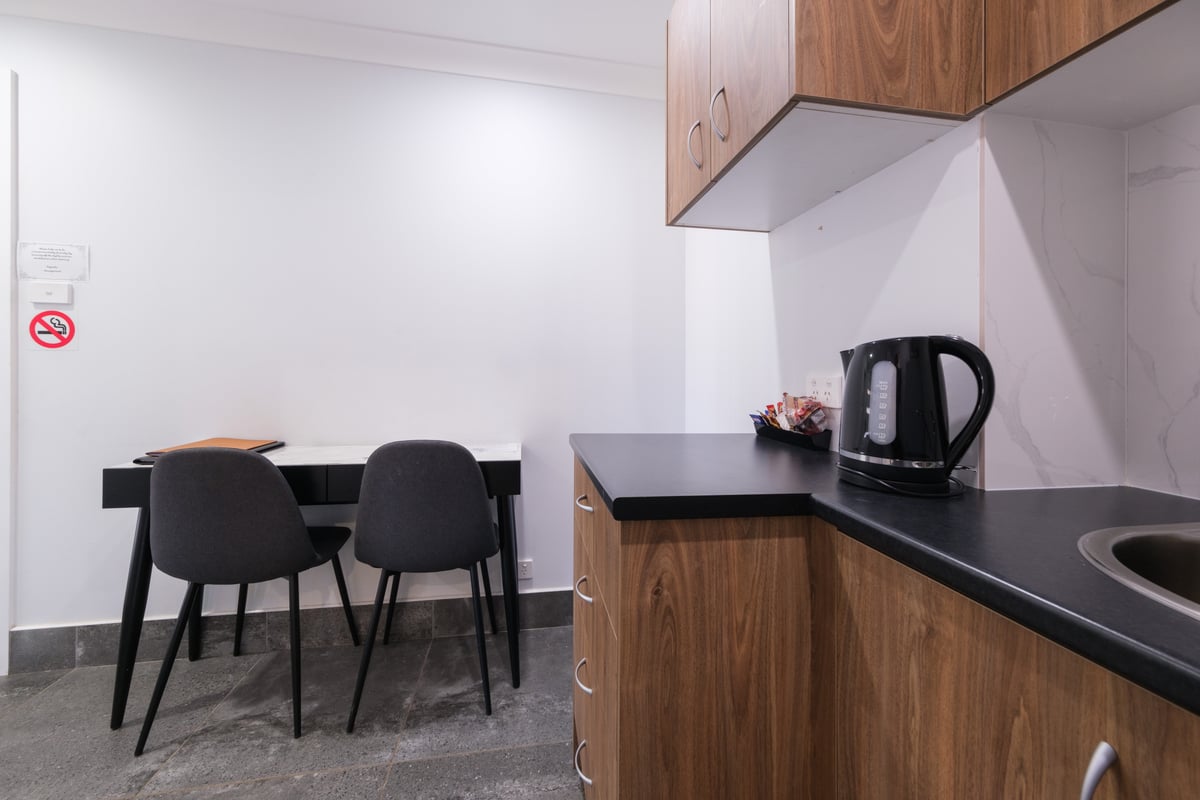 2 Bedroom Apartment. 1Queen &1 Queen plus Single