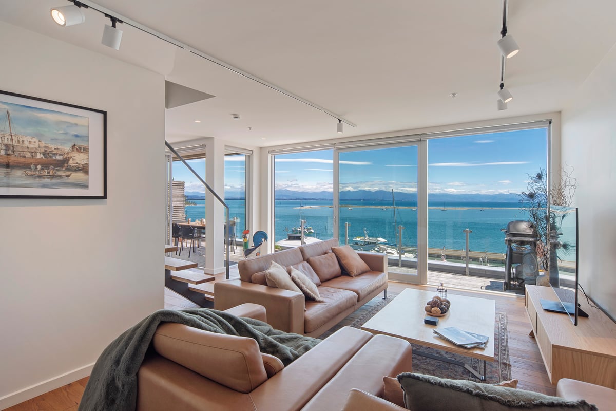 About Holiday Nelson