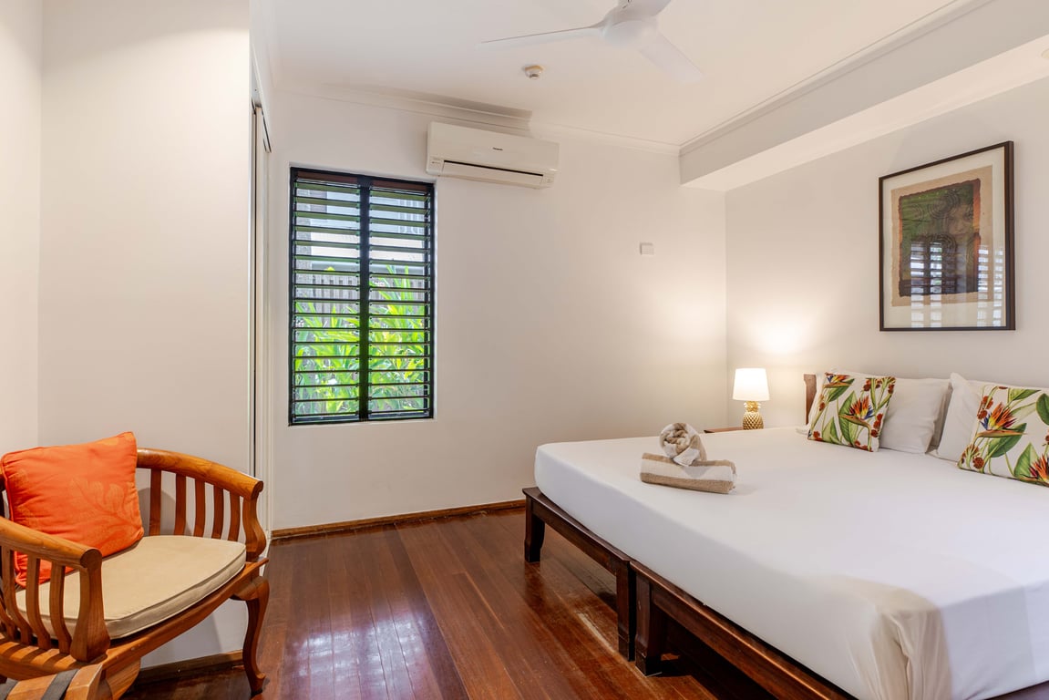 Deluxe King Garden View Apartment 