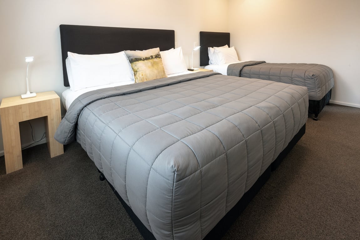 Upper Level 2 Bedroom King