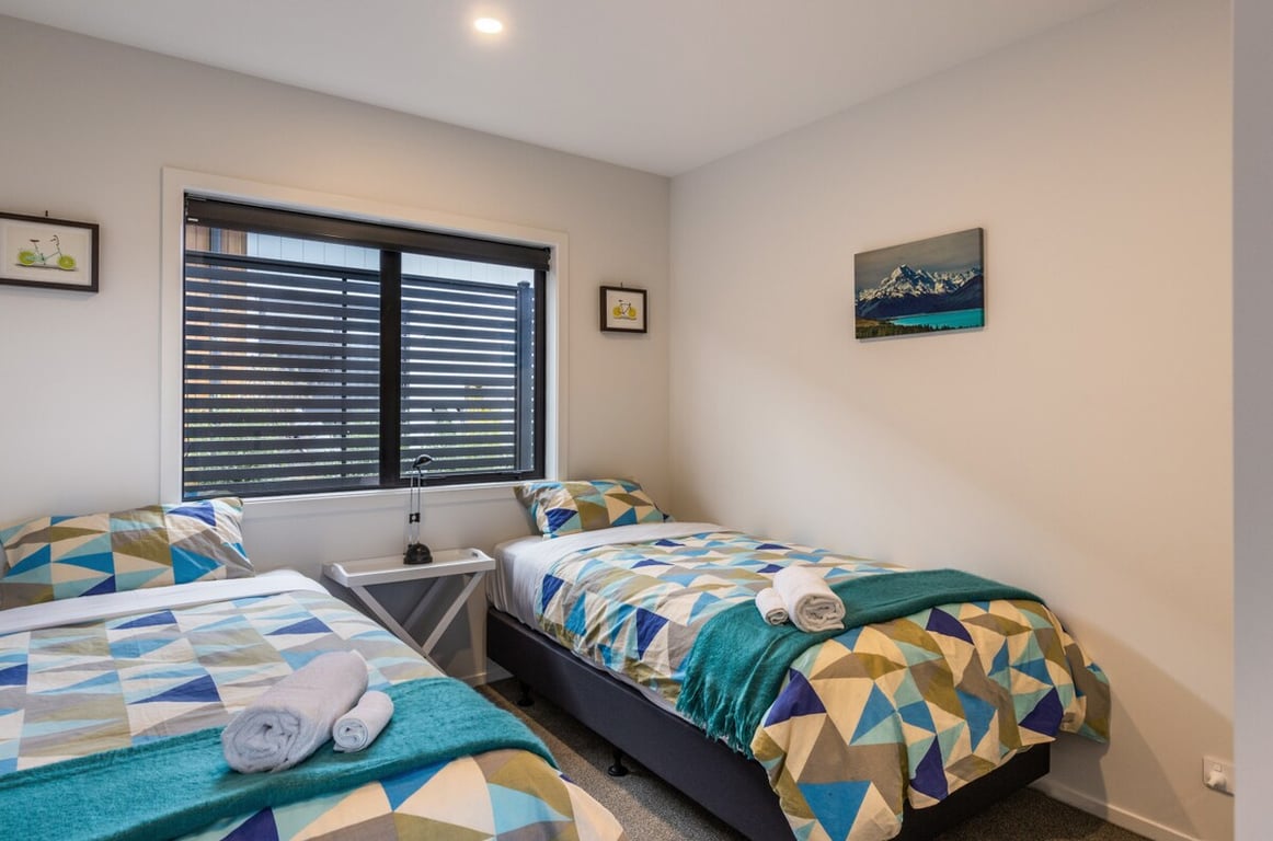 Modern Holiday Retreat - Relax & Unwind In Style