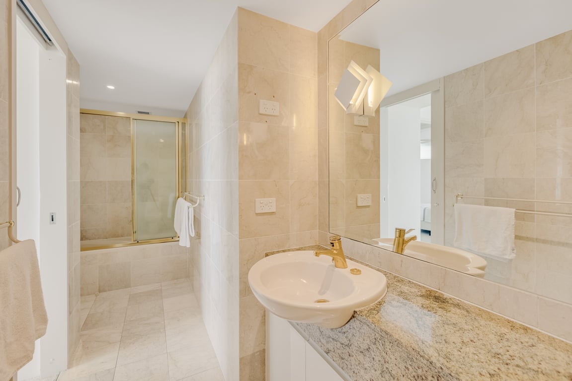 3 Bedroom Sub Penthouse Apartment