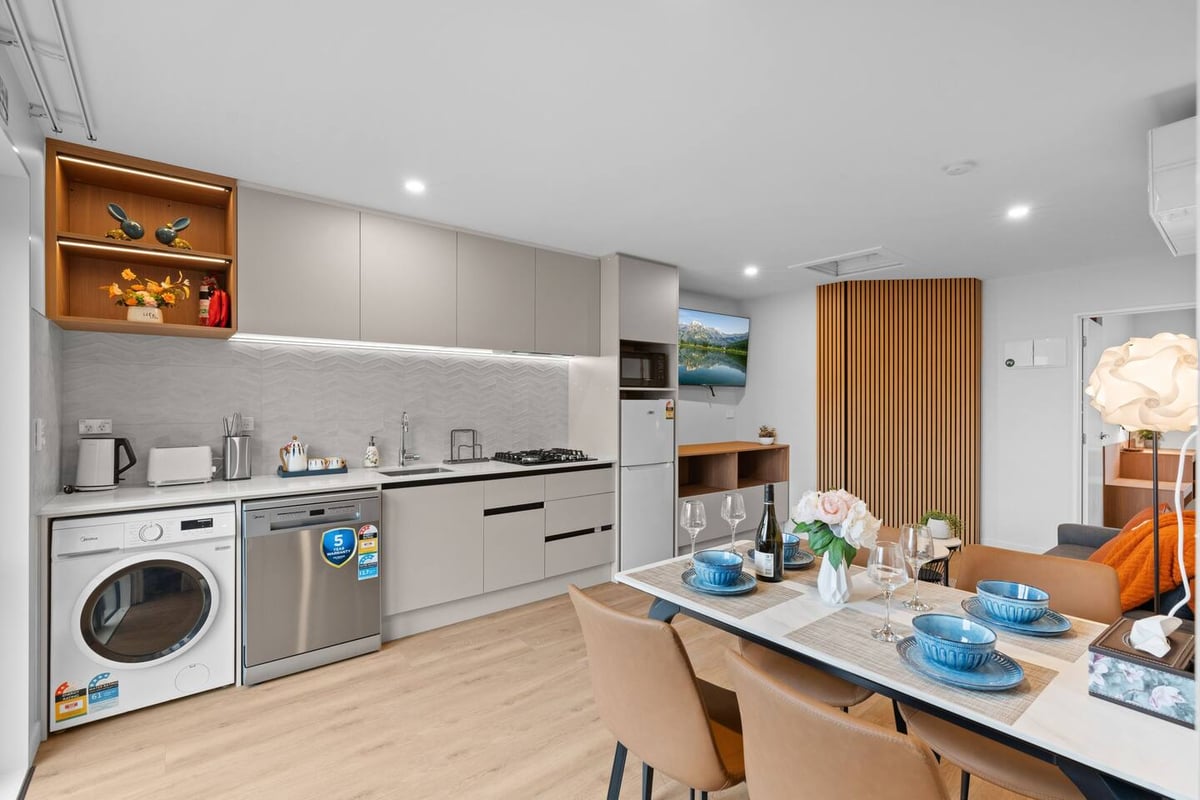 New warm family friendly /unit5/2bedroom