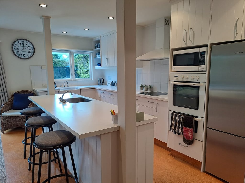Rainbow Bach 66 - Beautiful Modern Home In Rainbow Point