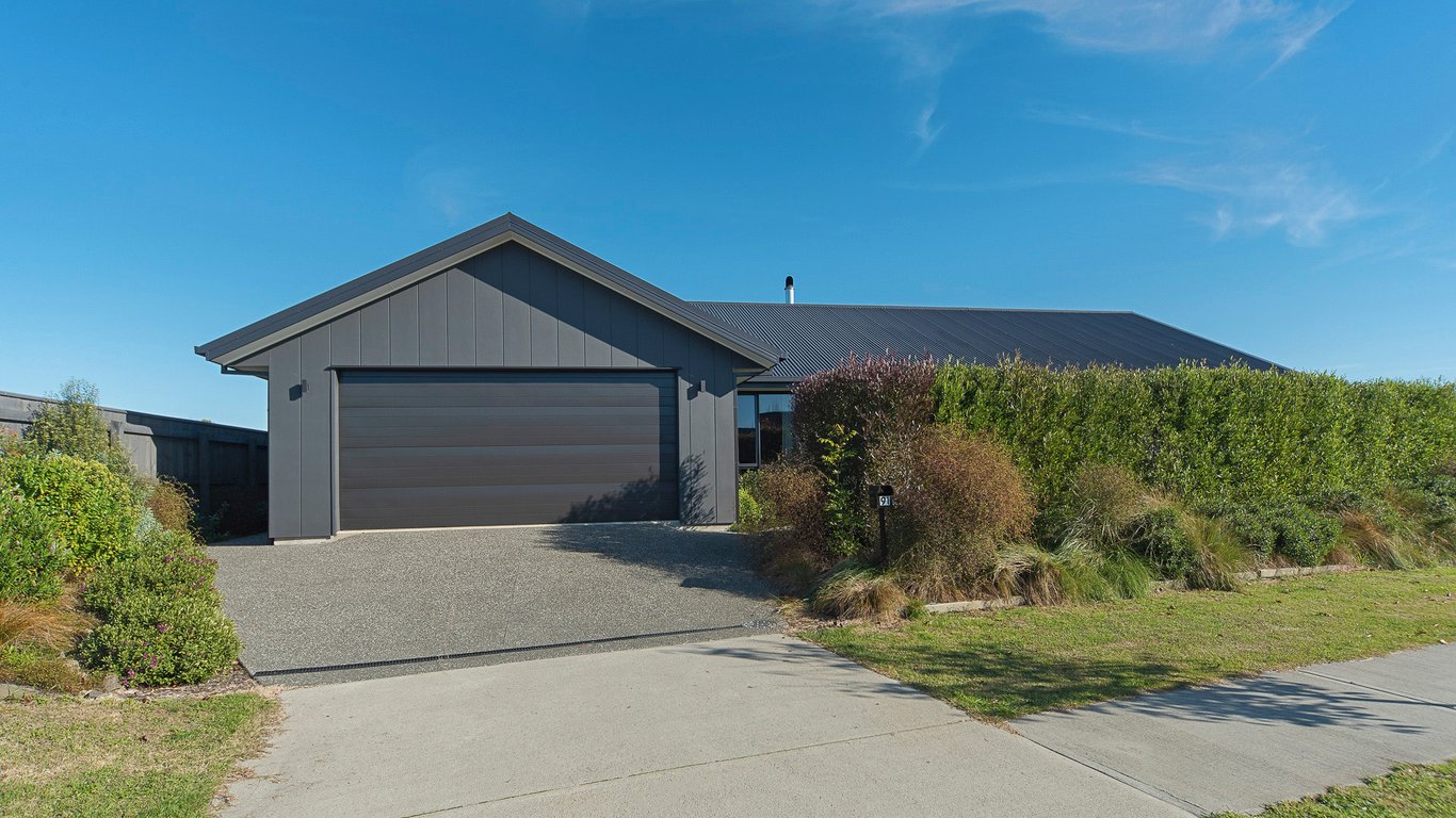 Modern Mapua Holiday Home