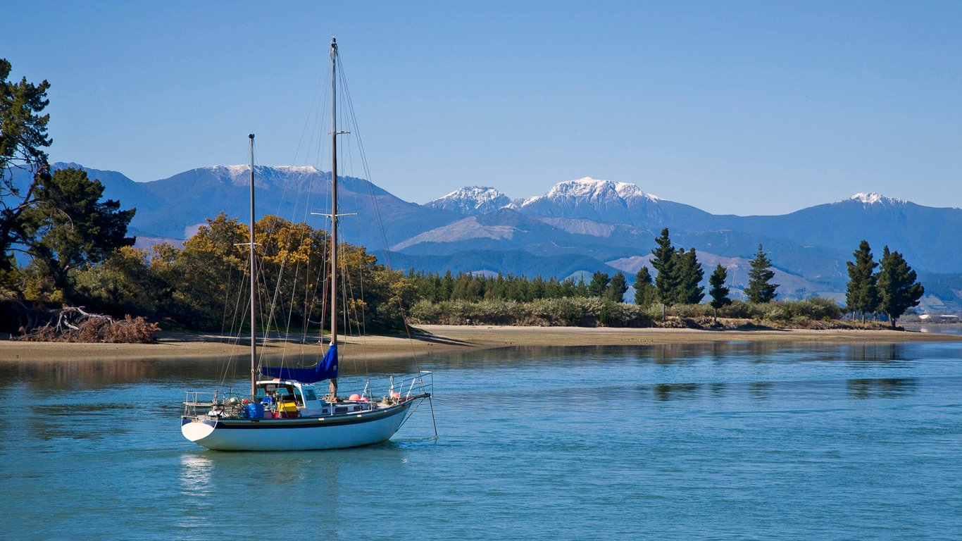 Modern Mapua Holiday Home