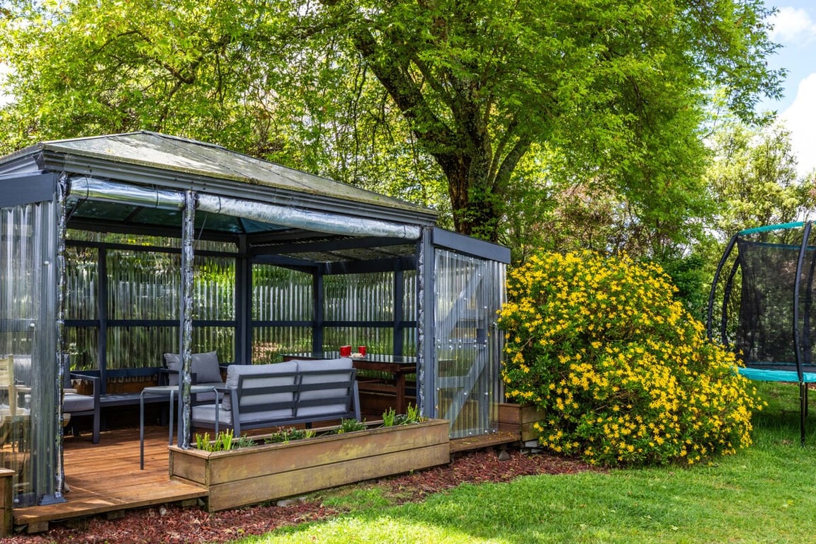 Whakaroa Retreat - Spacious Garden Getaway Near Taupo