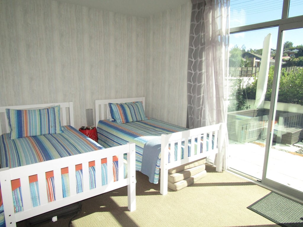 Modern Apartment Close To Town With Great Views