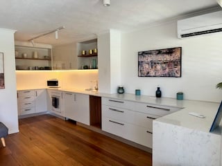 2 Bedroom Pool View with Courtyard-Unit 7 with A/C