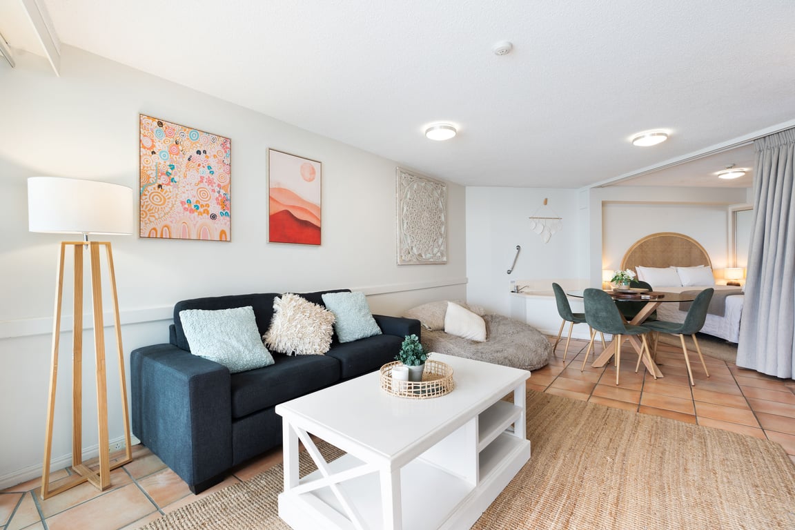 Unit 104 – Deluxe 1 Bedroom Waterfront