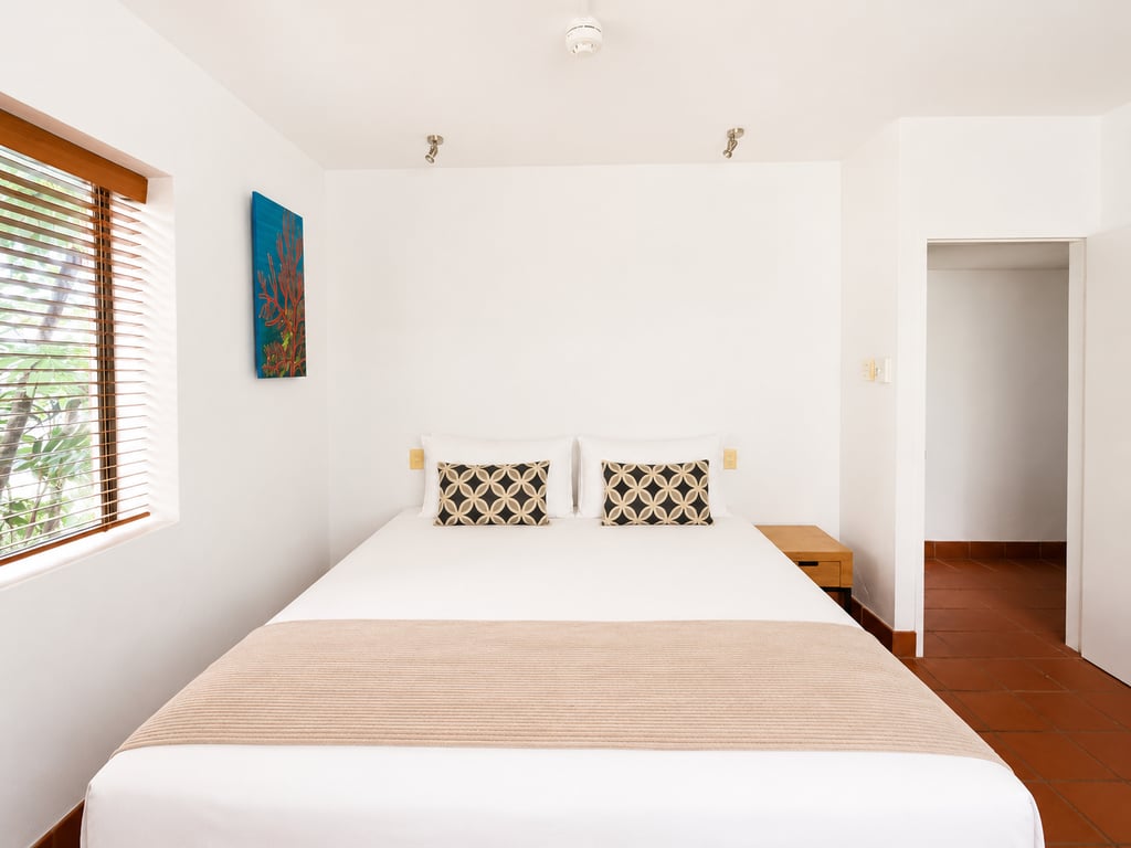 Tropical 2 Bedroom Apartment