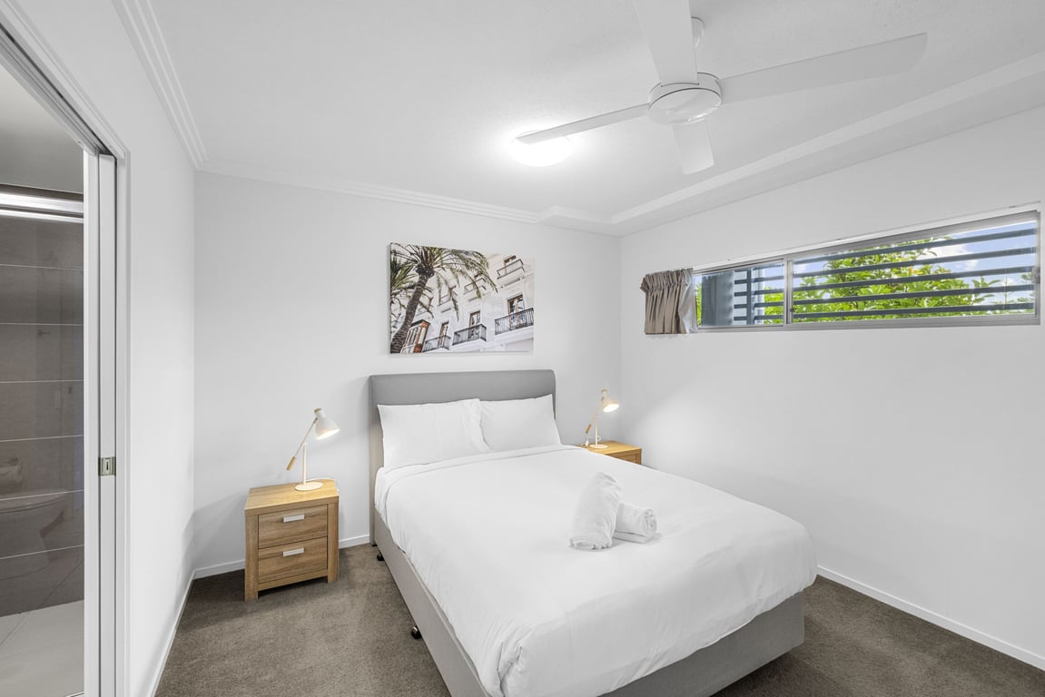 Broadwater 1 Bed Apartment