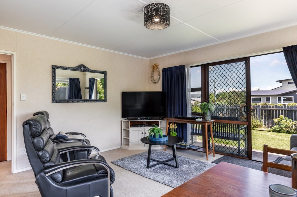 Tui'S Rest - Sunny 2-Bedroom Taupo Unit Walk To Town