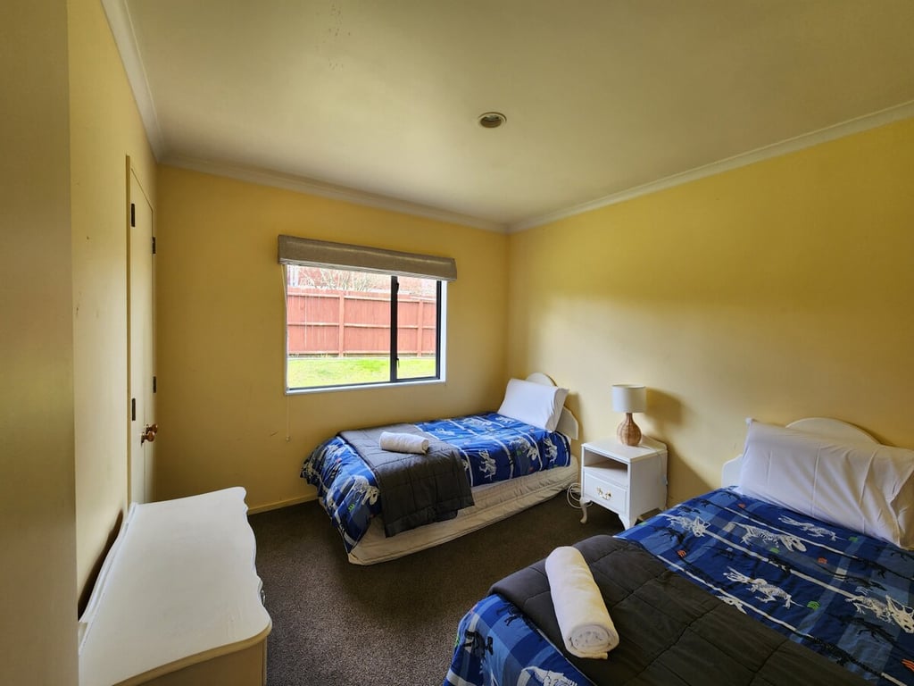 Quiet Family Home Near Hot Pools & Botanical Gardens