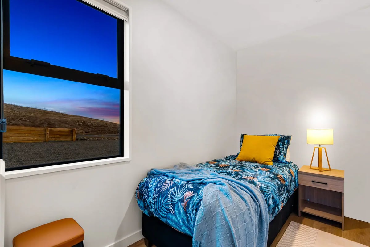 New stylish 1bedroom 1living /premium studio/UnitA