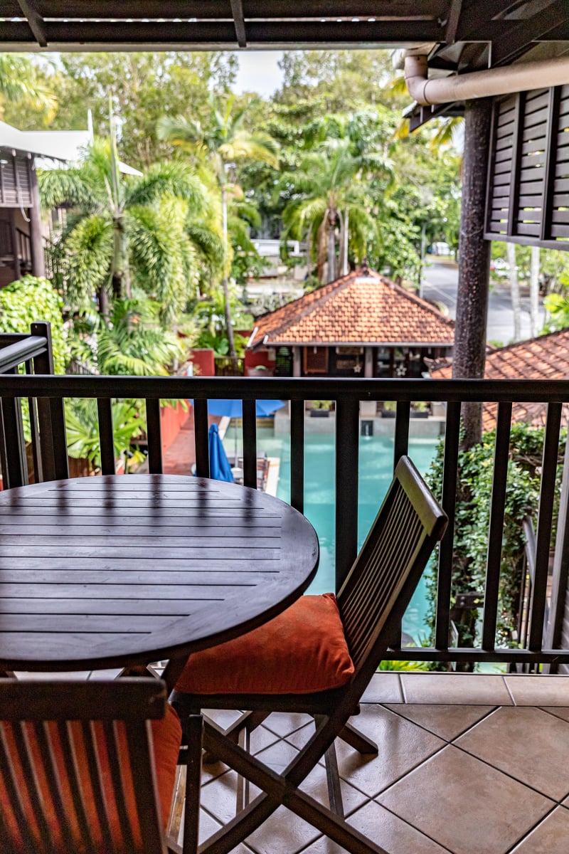 Deluxe King Pool View Studio