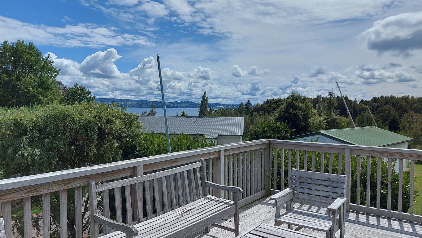 The Lake House - Wharewaka Point Bach
