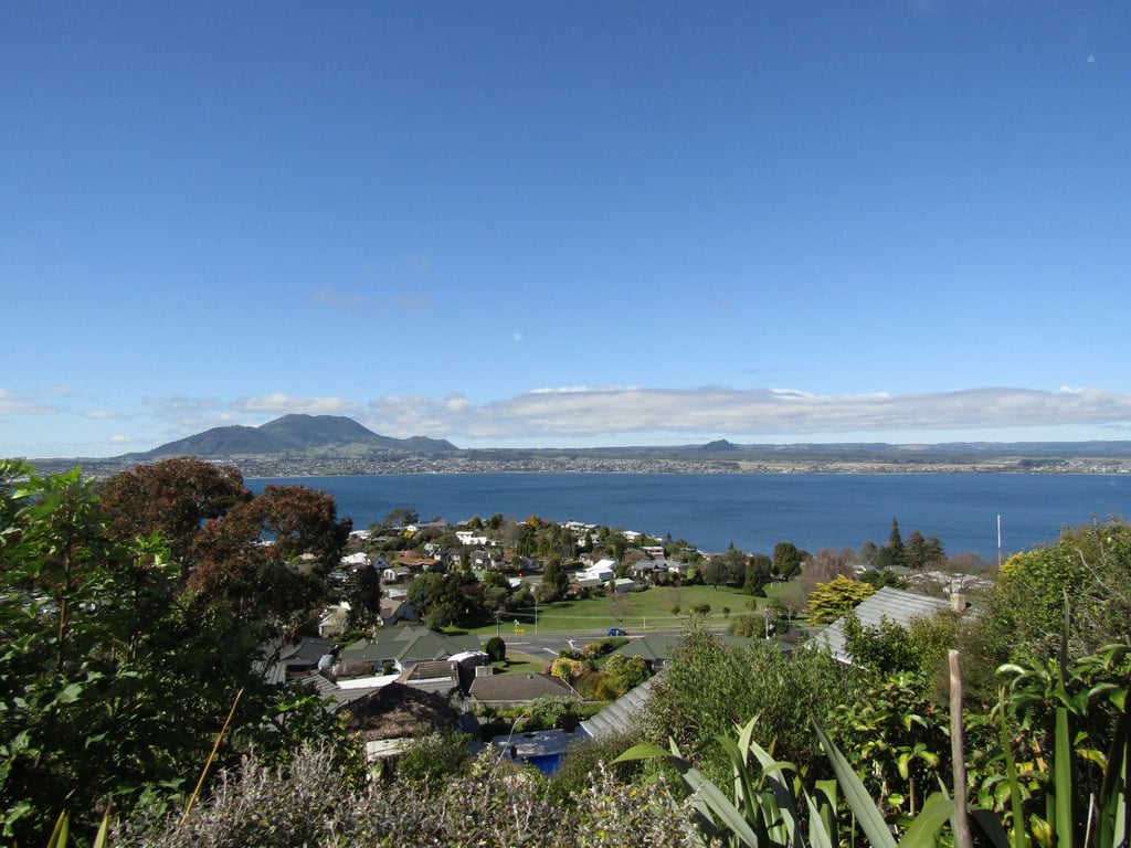 Magical In Mapara - Lake And Mountain Views