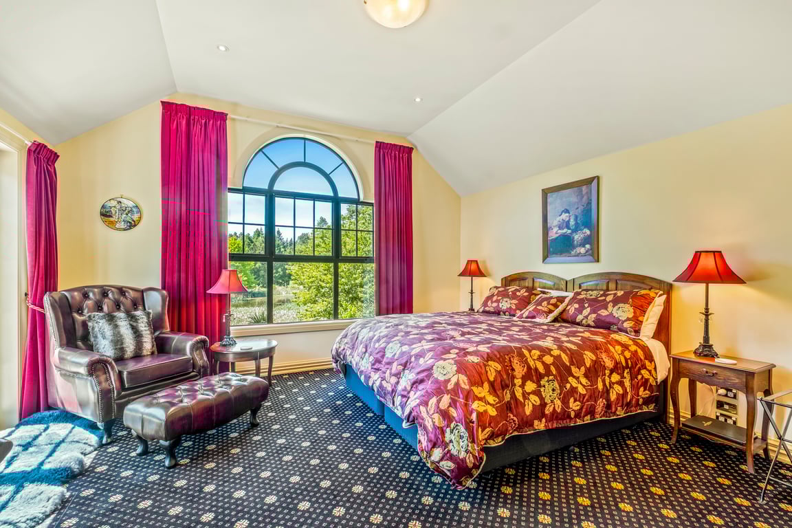 Fontainebleau Luxury Retreat