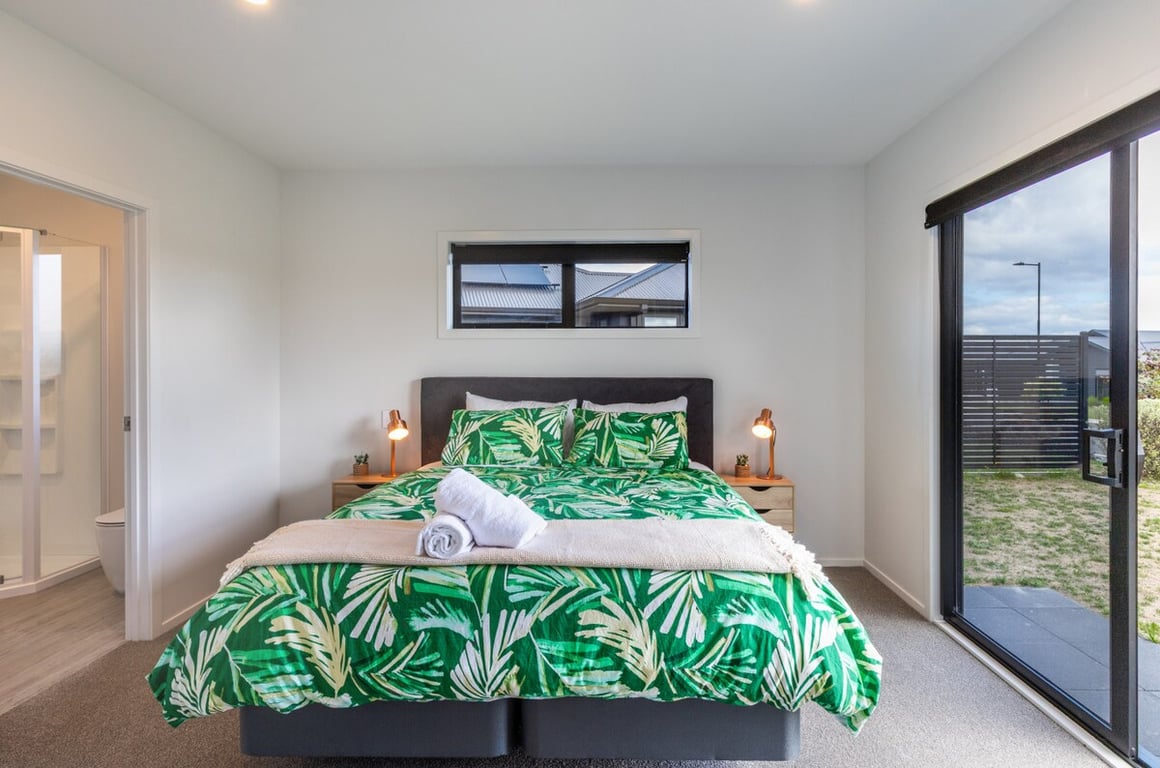 Modern Holiday Retreat - Relax & Unwind In Style