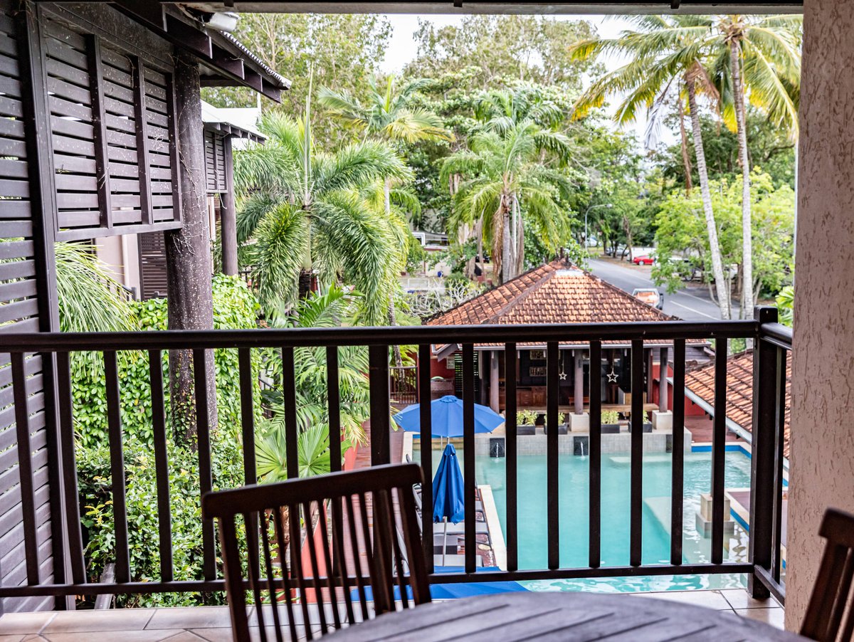 Deluxe King Pool View Apartment 