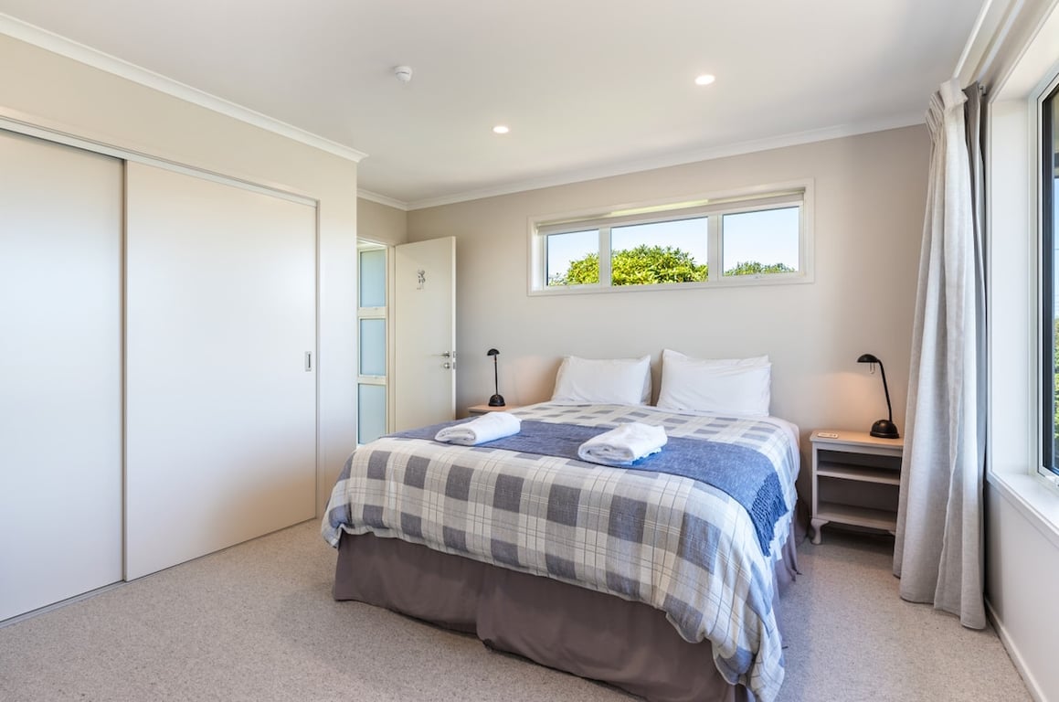 Teti Tranquility - New Build Luxury - Steps From The Great Lake
