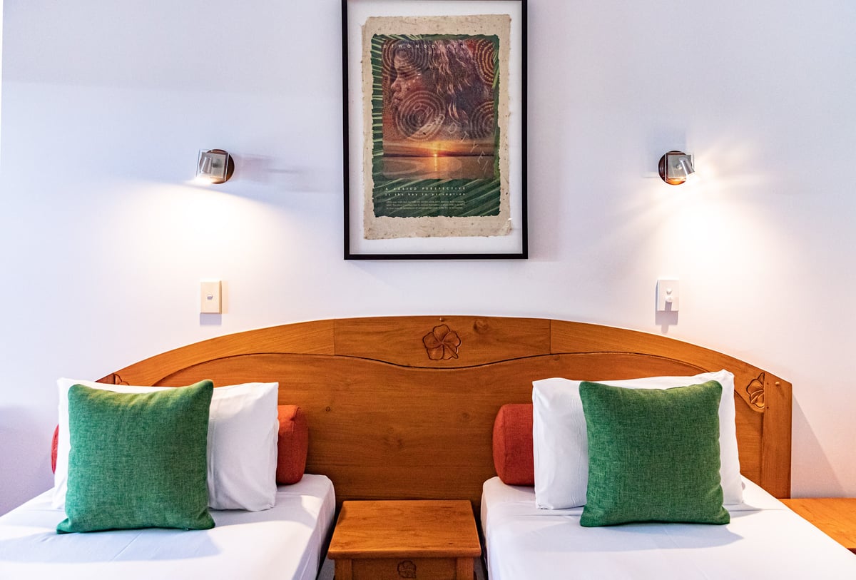 Deluxe 2 Bedroom Dual Key Pool View Apartment