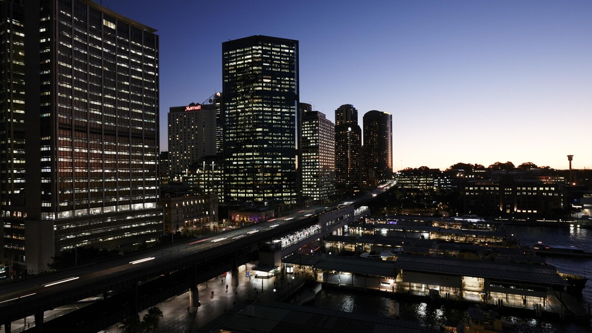 MAC61 - Circular Quay Retreat | Panoramic Harbour Views