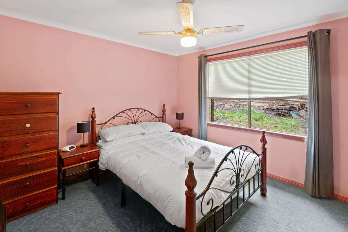 Rosella Views - Cosy Cottage at the Base of Mt Buller