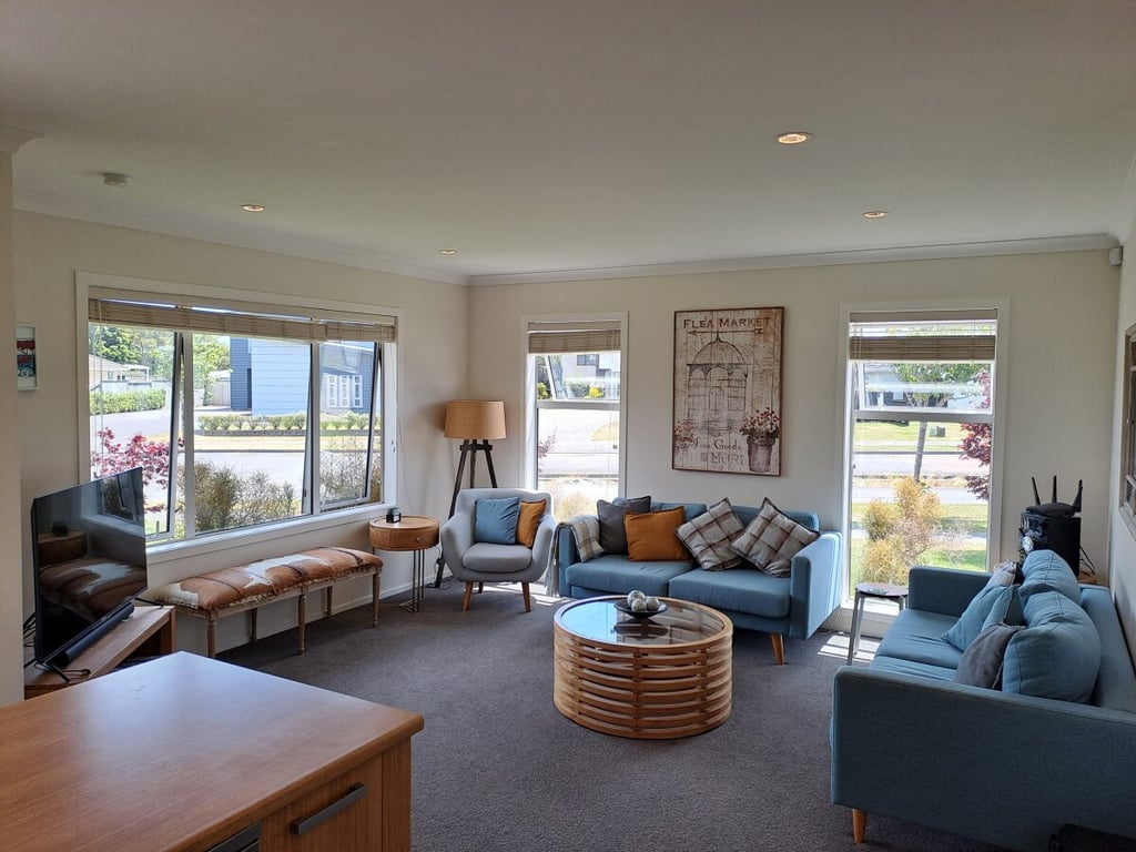 Beautifully Furnished Modern Home In A Quiet Area