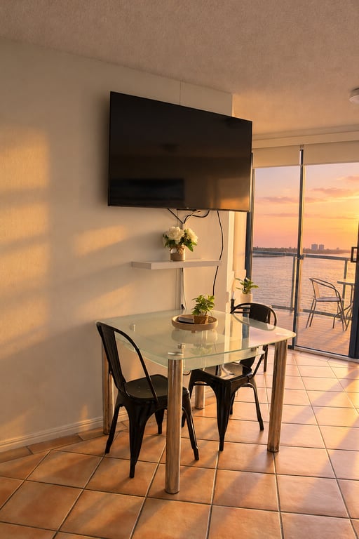 Unit 305 – Deluxe 1 Bedroom Waterfront Rooftop 