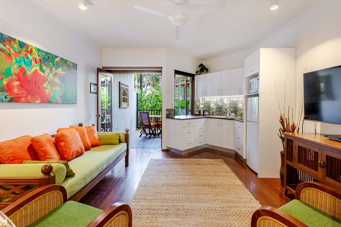 Deluxe King Garden View Apartment 