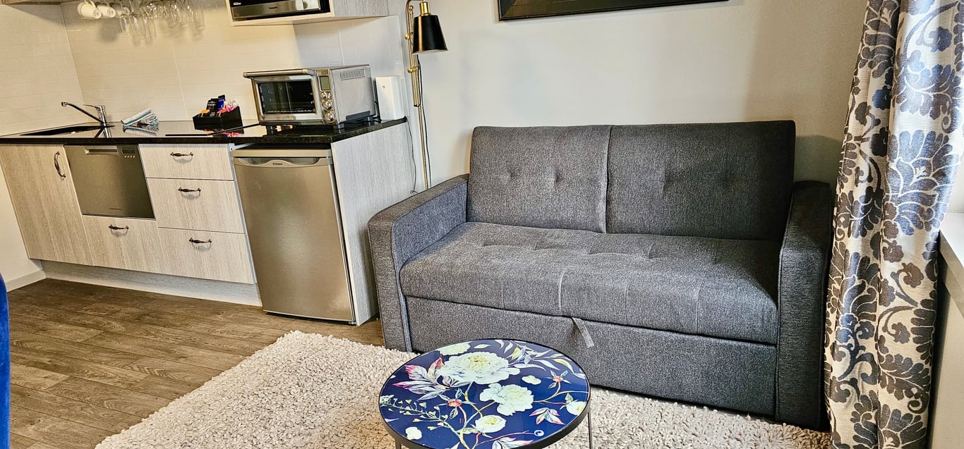 Cozy Corner at Jollies (Pet Friendly) 