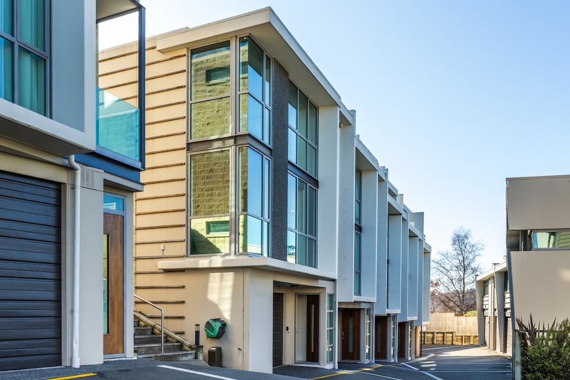 Modern Apartment Central With Wi-Fi & Linen