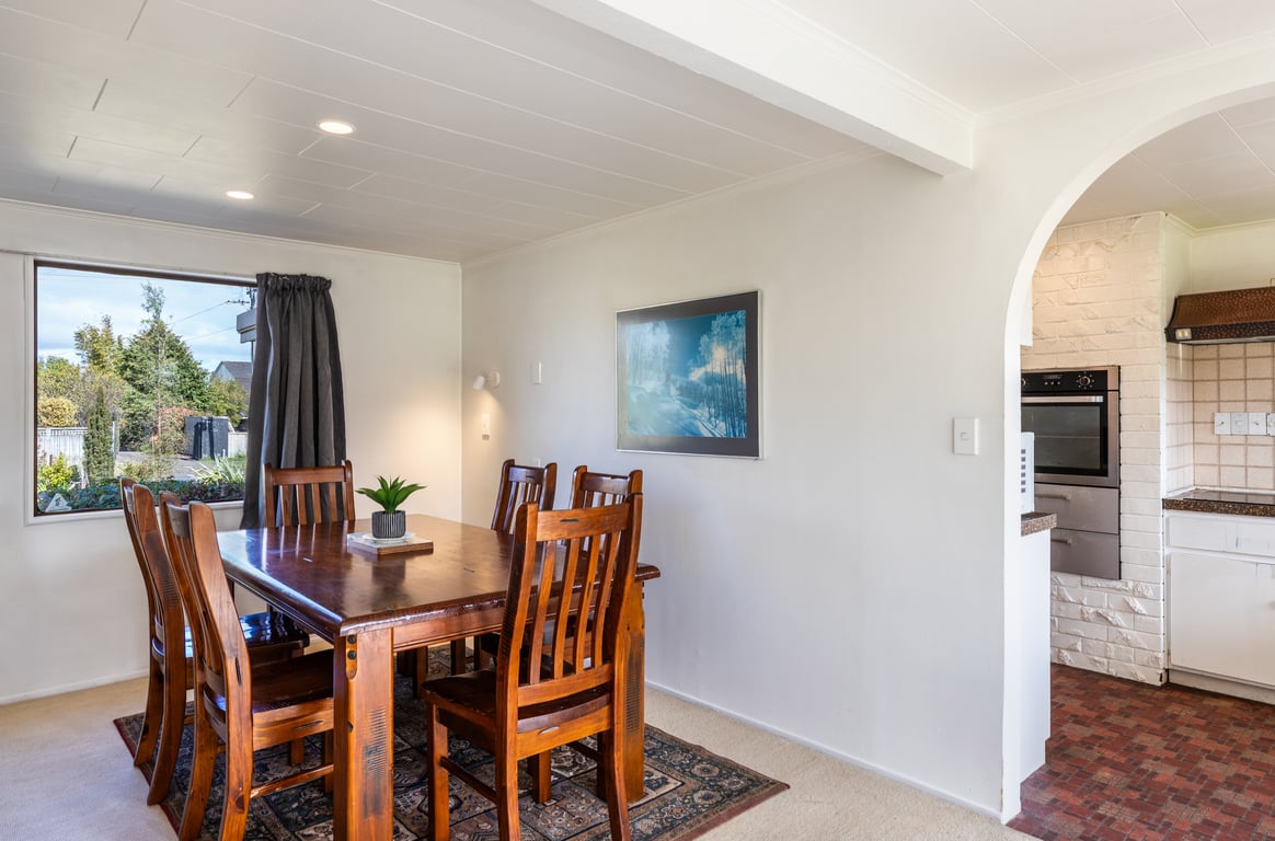 Tui Street Escape – Classic Comfort Near the Lake