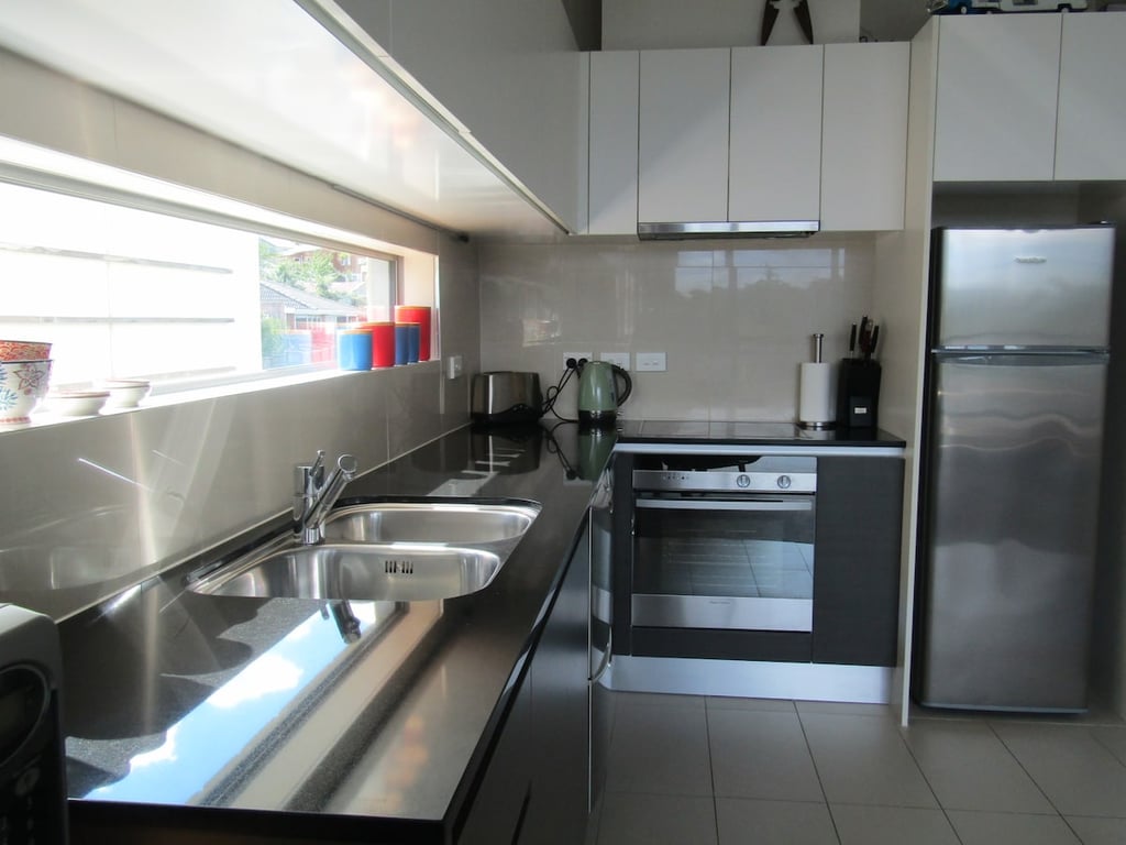 Modern Apartment Close To Town With Great Views