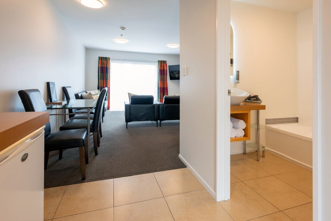 Upper Level 2 Bedroom King