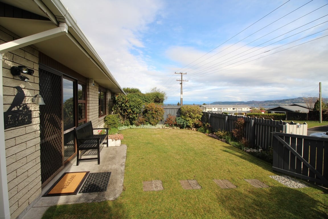 Tui'S Rest - Sunny 2-Bedroom Taupo Unit Walk To Town