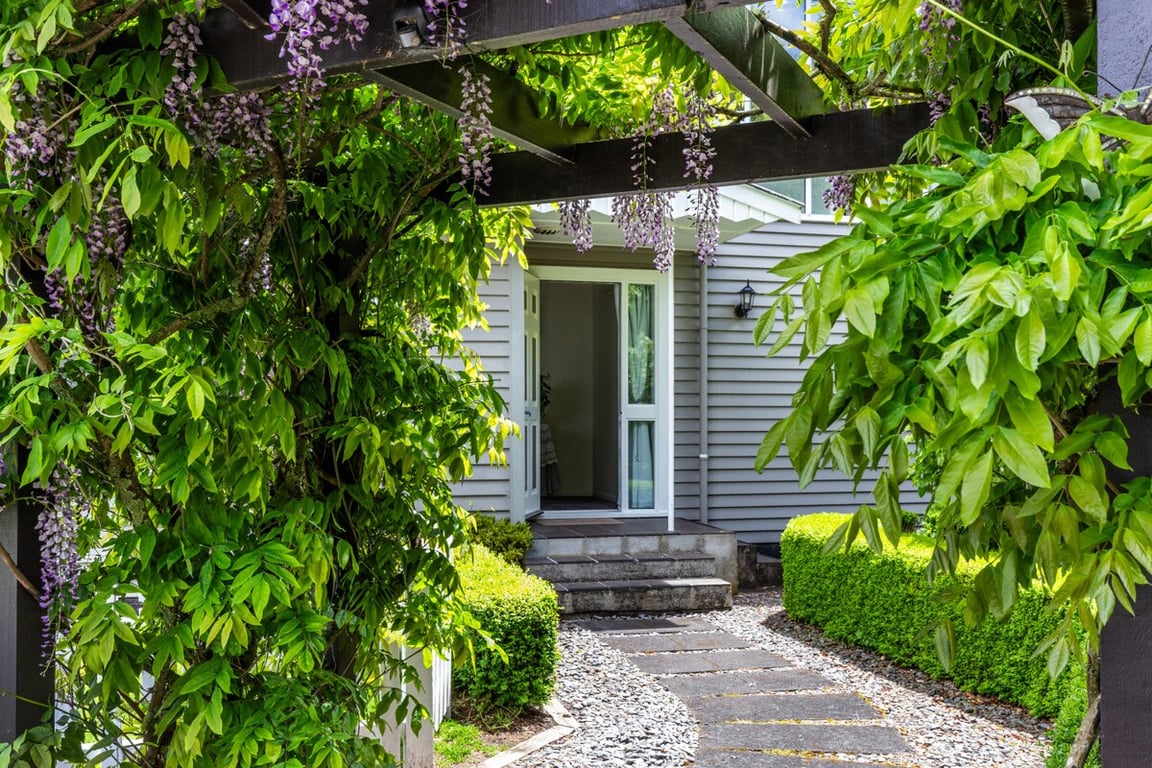 Whakaroa Retreat - Spacious Garden Getaway Near Taupo