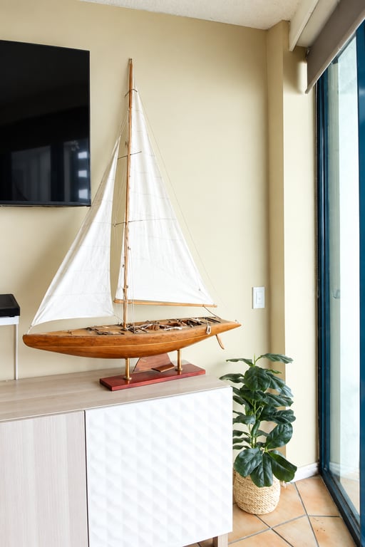 Unit 304 – Deluxe 1 Bedroom Waterfront Rooftop