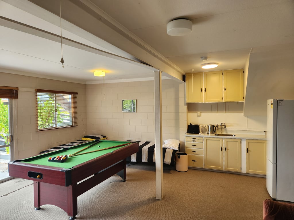 Rainbow Point Pad - Large Elevated Bach With Lake And Mountain Views Free Wi-Fi