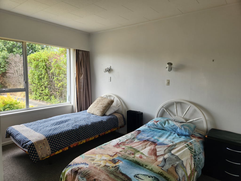 Rainbow Point Pad - Large Elevated Bach With Lake And Mountain Views Free Wi-Fi