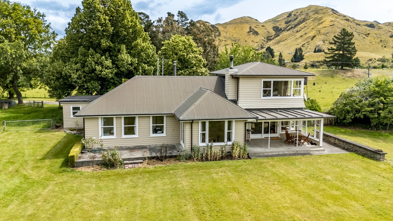 'The Lookout' Lochiel