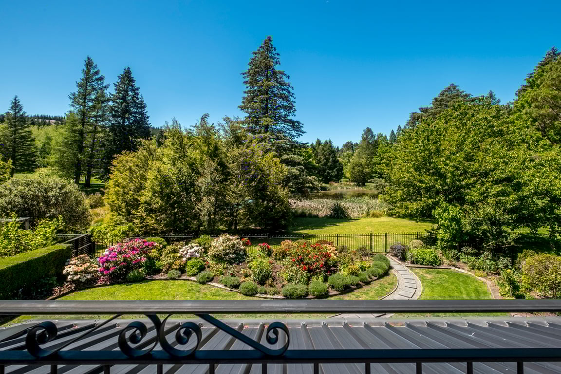 Fontainebleau Luxury Retreat